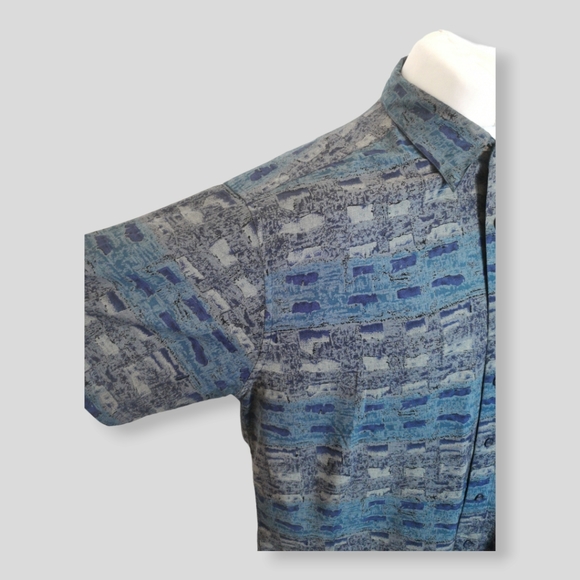 Abstract Pattern Shirt Mens Size XL Blue Short Sleeve Pocket Shirt - Picture 3 of 7
